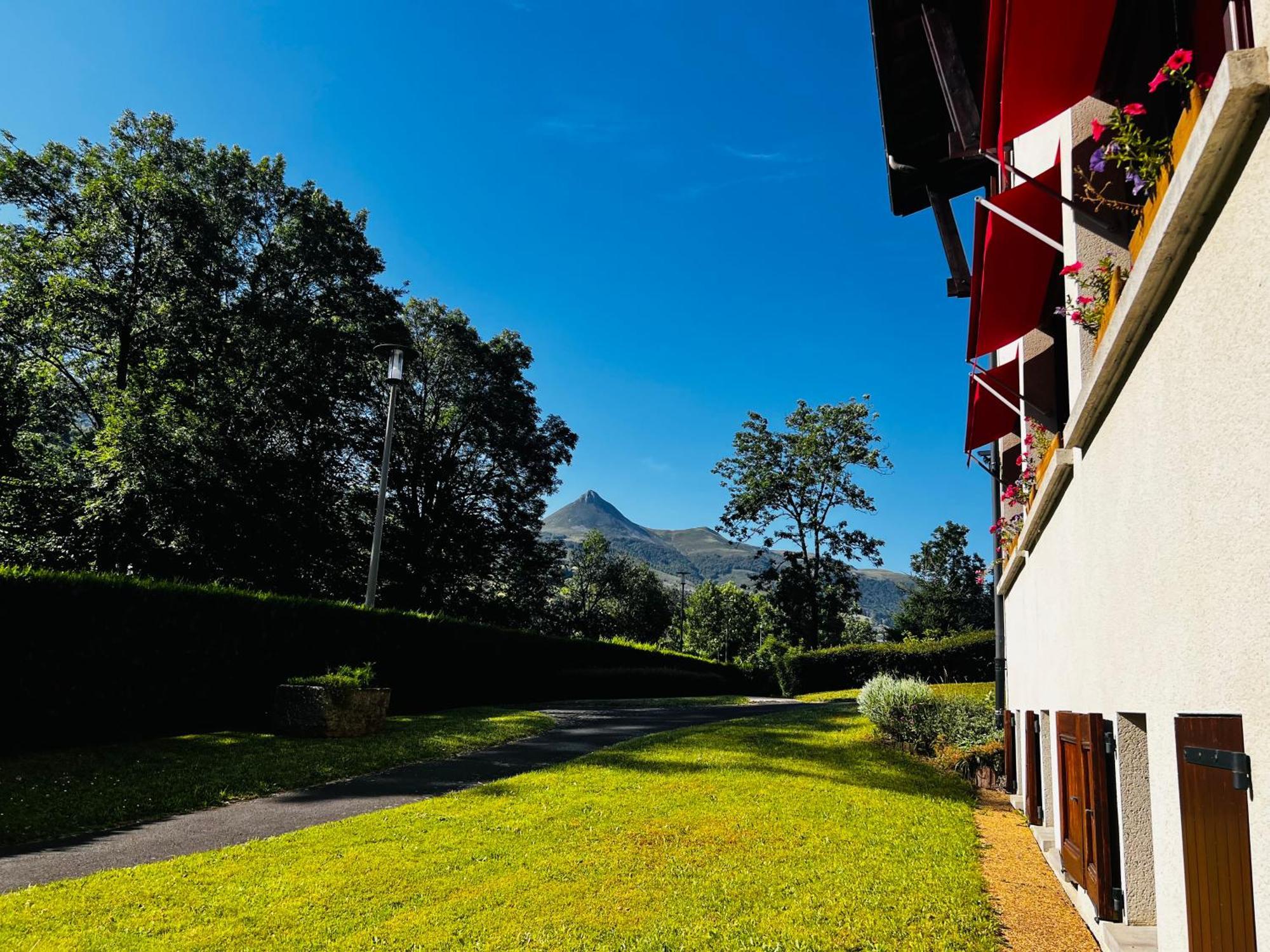 L'Escoundillou Hotel Saint-Jacques-des-Blats Exterior photo